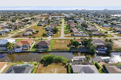 829 SW 40th Ter, Cape Coral, FL 33914 - Photo 17