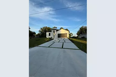 5008 N Obispo Cir, Labelle, FL 33935 - Photo 3