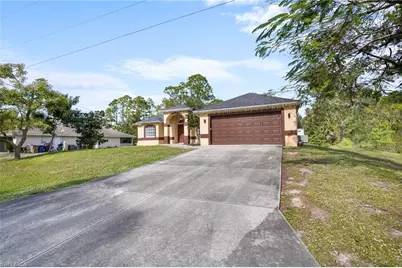 1019 Carroll St E, Lehigh Acres, FL 33974 - Photo 3