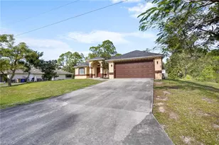 1019 Carroll St E, Lehigh Acres, FL 33974 - Photo 3