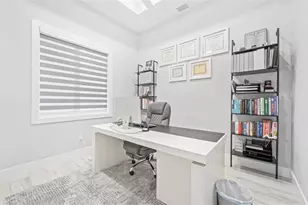 618 NW 7th Pl, Cape Coral, FL 33993 - Photo 9