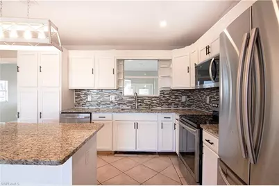 2022 NE 10th Pl, Cape Coral, FL 33909 - Photo 9