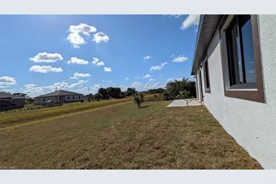 8033 Oakleaf Cir, Labelle, FL 33935 - Photo 25