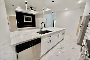 684 Kingsbury St E, Lehigh Acres, FL 33974 - Photo 5