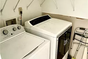 1104 SE 8th St, Cape Coral, FL 33990 - Photo 15