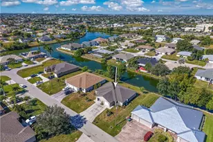 611/613 SE 14th St, Cape Coral, FL 33990 - Photo 5