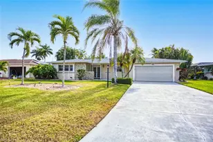 1712 SE 28th St, Cape Coral, FL 33904 - Photo 5