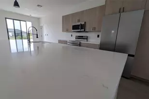 8033 Oakleaf Cir, Labelle, FL 33935 - Photo 11