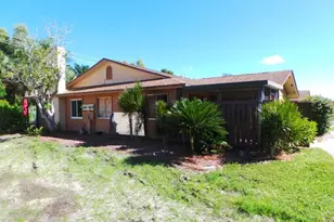 6366 Royal Woods Dr, Fort Myers, FL 33908 - Photo 9