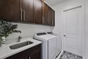 3310 SW 11th Pl, Cape Coral, FL 33914 - Photo 13