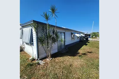 110 Gaslight Ave, North Fort Myers, FL 33917 - Photo 9