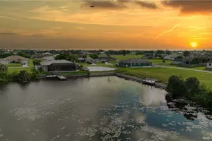 2305 NE 17th St, Cape Coral, FL 33909 - Photo 1
