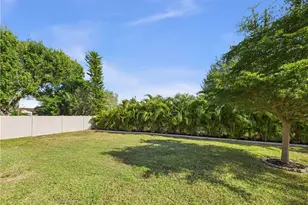 613 SW Santa Barbara Pl, Cape Coral, FL 33991 - Photo 17