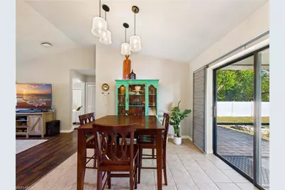 613 SW Santa Barbara Pl, Cape Coral, FL 33991 - Photo 5