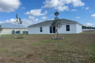 3218 NE 14th Pl, Cape Coral, FL 33909 - Photo 5