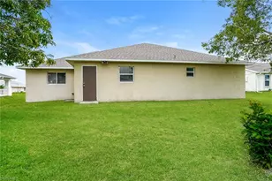 2108 NE 15th Ln, Cape Coral, FL 33909 - Photo 15