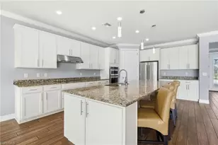 11701 Bowes Cir, Fort Myers, FL 33913 - Photo 9