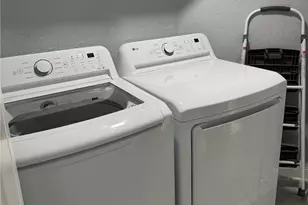 894 Buttonwood Dr, Fort Myers Beach, FL 33931 - Photo 7