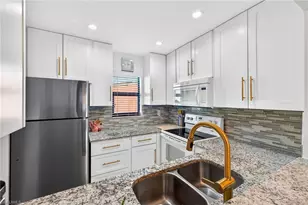 801 River Point Dr, Naples, FL 34102 - Photo 9