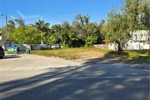 1311 Laurel Dr, North Fort Myers, FL 33917 - Photo 1