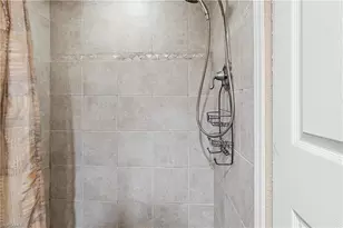 1702 Park Meadows Dr, Fort Myers, FL 33907 - Photo 17