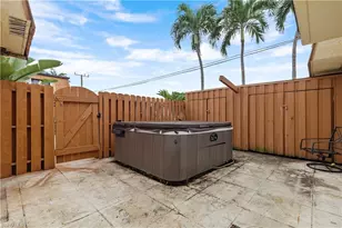 1702 Park Meadows Dr, Fort Myers, FL 33907 - Photo 25