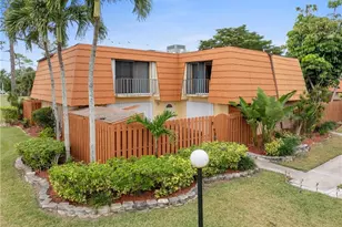 1702 Park Meadows Dr, Fort Myers, FL 33907 - Photo 1