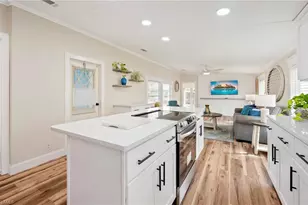 112 Poinsettia Dr, Fort Myers, FL 33905 - Photo 3