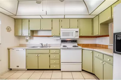 6992 Edgewater Cir, Fort Myers, FL 33919 - Photo 5