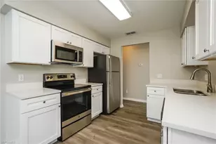 9131 Buttercup Ct, Fort Myers, FL 33919 - Photo 7