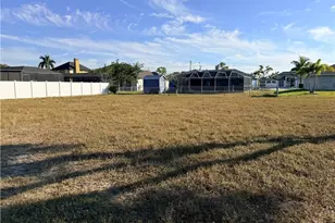 1422 SW 39th Terrace, Cape Coral, FL 33914 - Photo 1