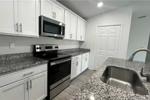 213 NW 9th St, Cape Coral, FL 33993 - Photo 11