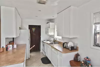 3204 41st St SW, Lehigh Acres, FL 33976 - Photo 9