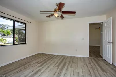 625 SE 1st Pl, Cape Coral, FL 33990 - Photo 11