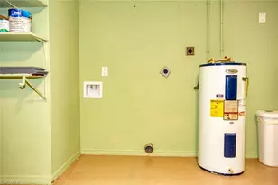 625 SE 1st Pl, Cape Coral, FL 33990 - Photo 19