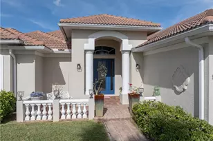 909 SW 22nd Terrace, Cape Coral, FL 33991 - Photo 3