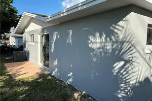 4652 West Dr, Fort Myers, FL 33907 - Photo 11