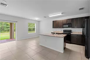 2709 Loreto Ct, Cape Coral, FL 33909 - Photo 9