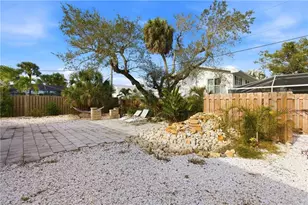 185 Hibiscus Dr, Fort Myers Beach, FL 33931 - Photo 35