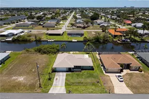 132 SW 34th Ln, Cape Coral, FL 33914 - Photo 3