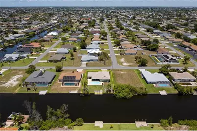 132 SW 34th Ln, Cape Coral, FL 33914 - Photo 43