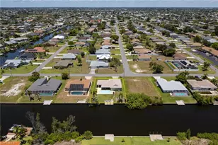 132 SW 34th Ln, Cape Coral, FL 33914 - Photo 43