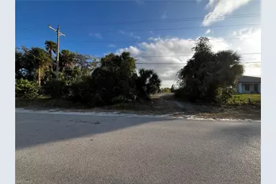 1630 NE 37th St, Cape Coral, FL 33909 - Photo 9