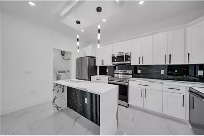 907 E 9th St, Lehigh Acres, FL 33972 - Photo 9