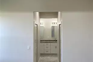 194 Yager Cir, Fort Myers, FL 33913 - Photo 9