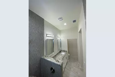 194 Yager Cir, Fort Myers, FL 33913 - Photo 11
