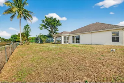 4664 Varsity Cir, Lehigh Acres, FL 33971 - Photo 3