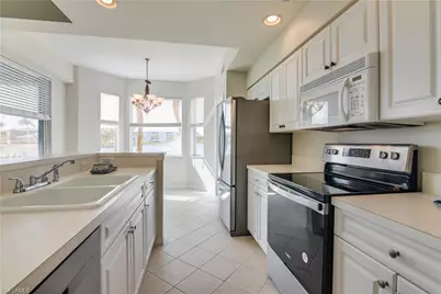 16635 Lake Circle Dr #613, Fort Myers, FL 33908 - Photo 9