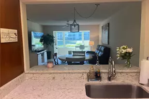 7402 Lake Breeze Dr, Fort Myers, FL 33907 - Photo 5