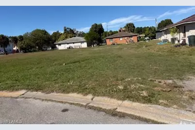 3662 Estelle St, Fort Myers, FL 33916 - Photo 9